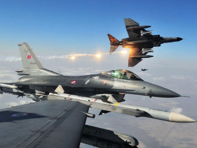 61e97016594fb_turkey-f-16-fighting-falcon-using-flares